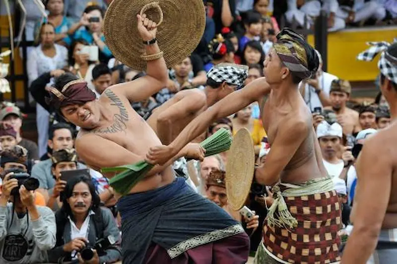 Contoh Tradisi Unik di Indonesia
