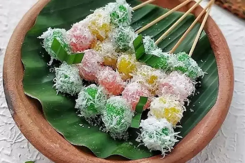 Manfaat Menikmati dan Melestarikan Jajanan Tradisional Indonesia